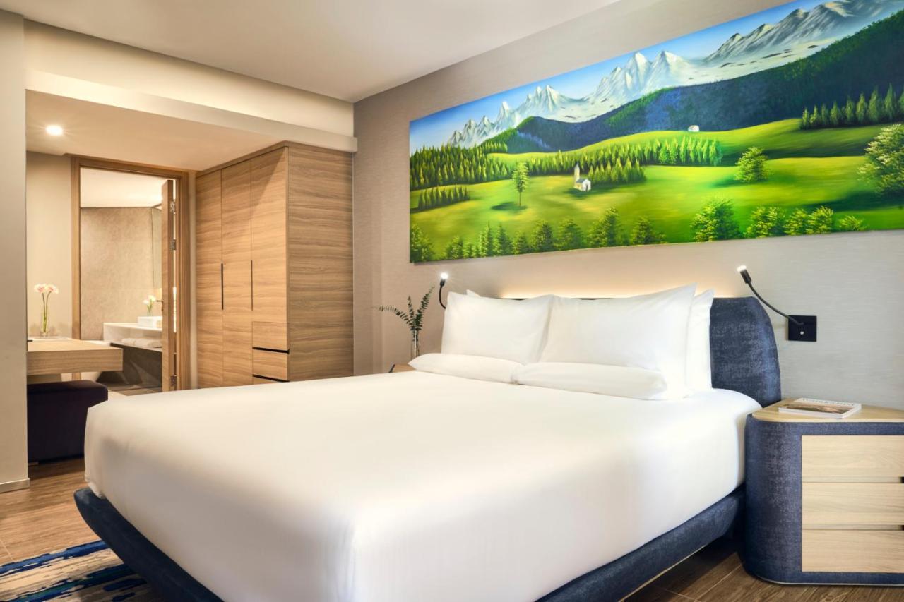 Novotel Hanoi Thai Ha Esterno foto