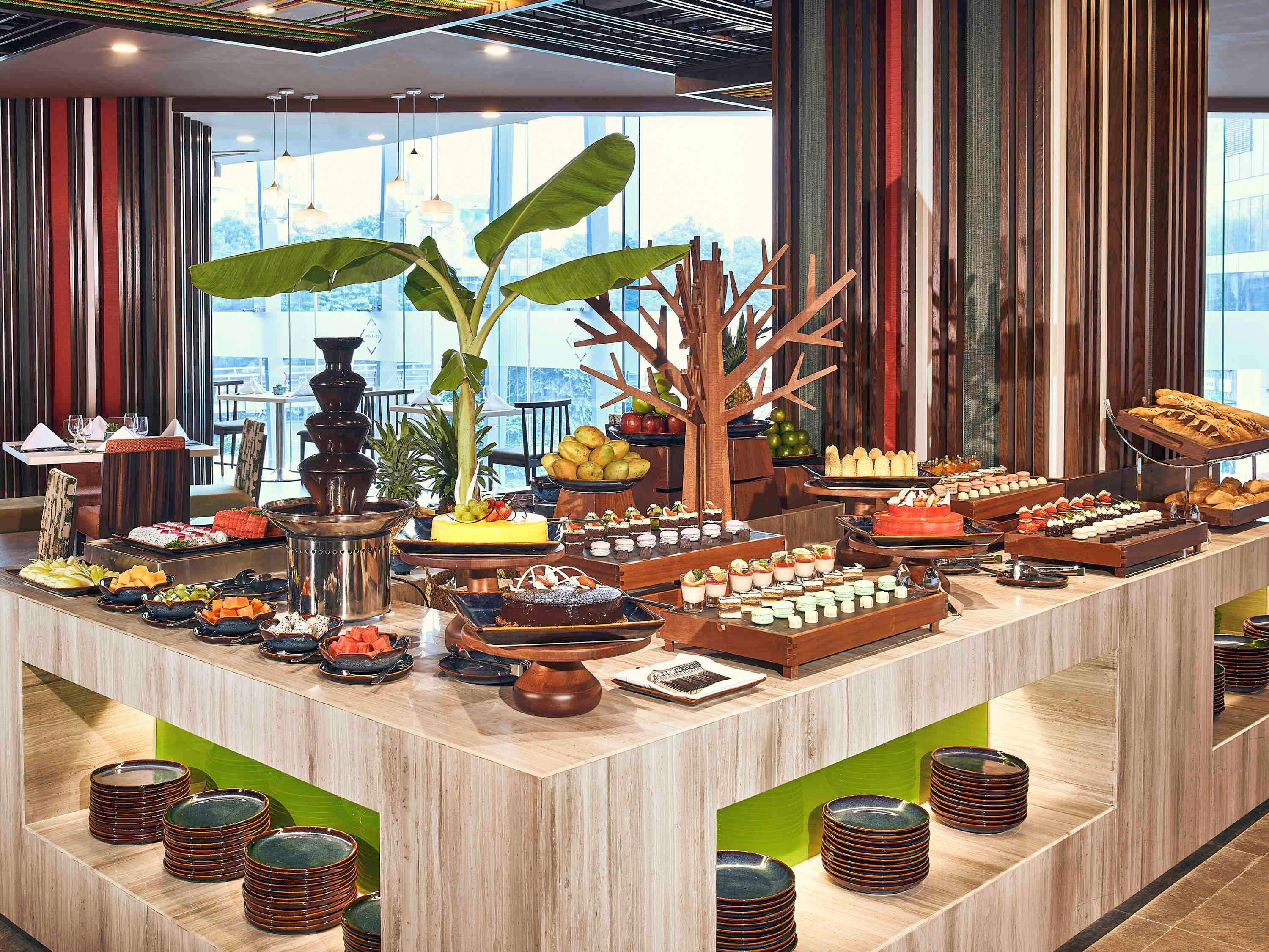 Novotel Hanoi Thai Ha Esterno foto