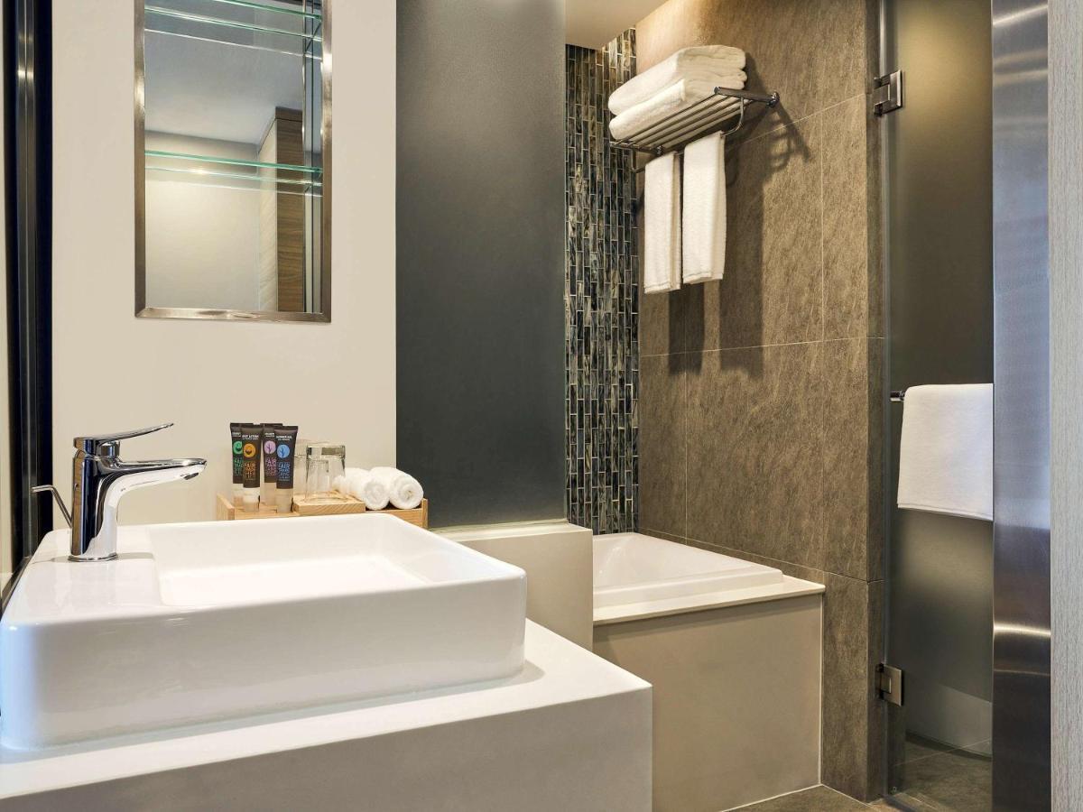 Novotel Hanoi Thai Ha Esterno foto